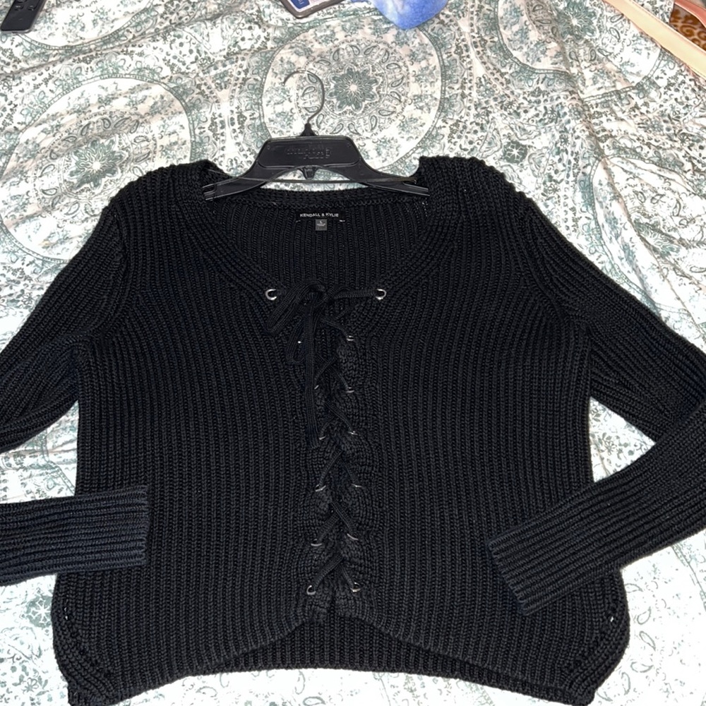 Kendall and Kylie crpopped sweater